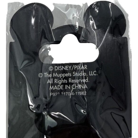 NEW DISNEY PARKS Vinylmation 3D Pin Pirates of Caribbean Rover Prison Dog Keys - Picture 5 of 6